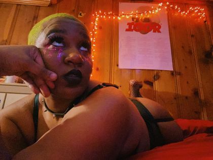 behindareddoor OnlyFans picture