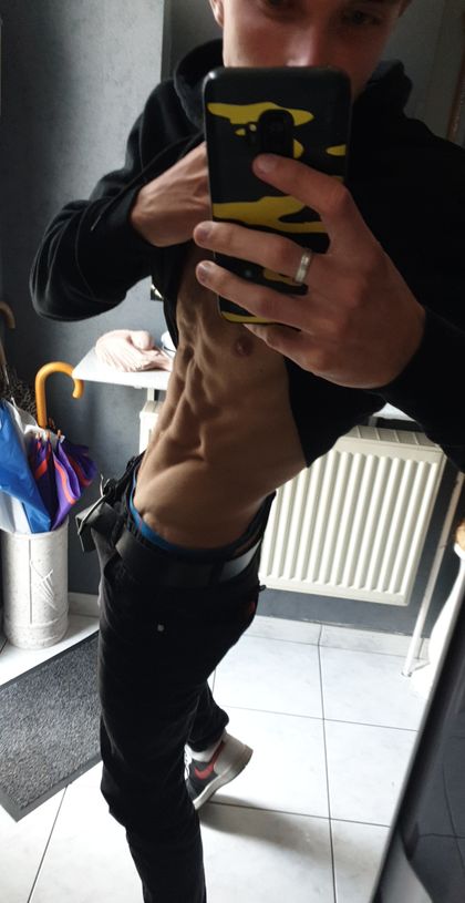 yokiboyy OnlyFans picture