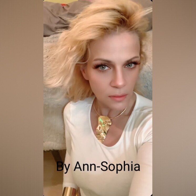 ann-sophia OnlyFans profile picture