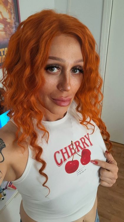 leelawong OnlyFans picture