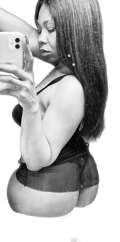 thicckkkkcaramellll OnlyFans picture