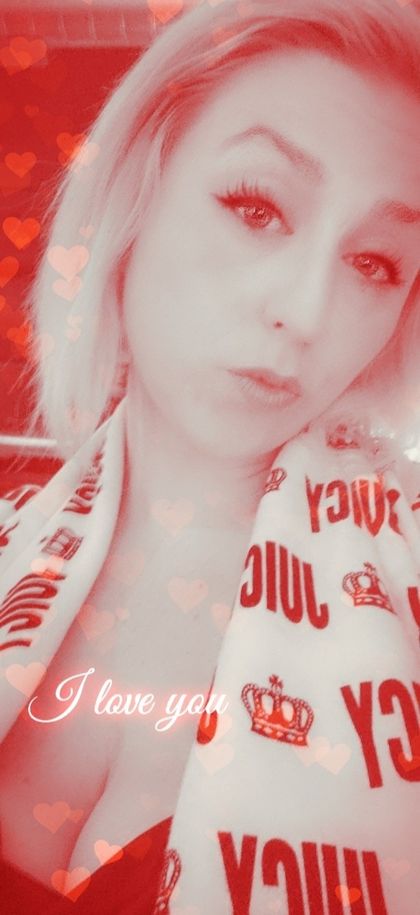 ashlylyn OnlyFans picture