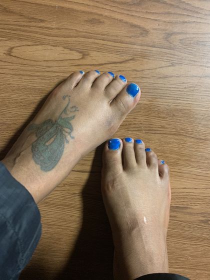 golden_f33t OnlyFans picture