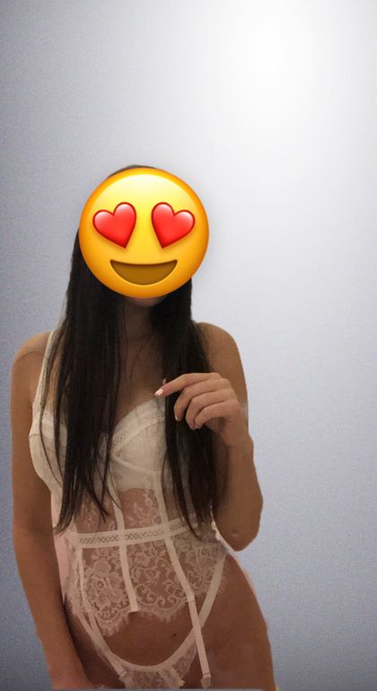 onlyyoursleila OnlyFans picture