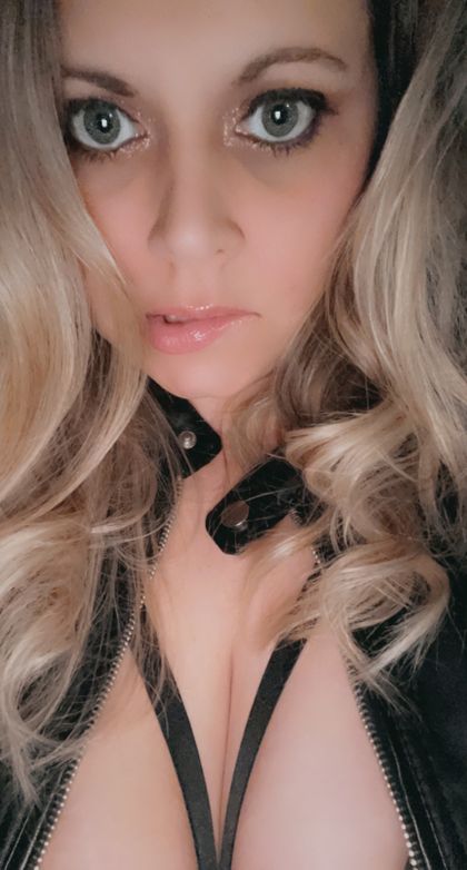 platinumpineapple OnlyFans picture