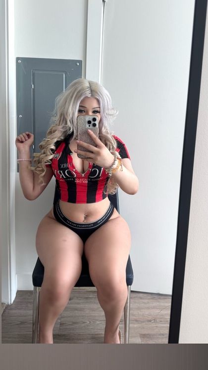 petitebratk OnlyFans picture