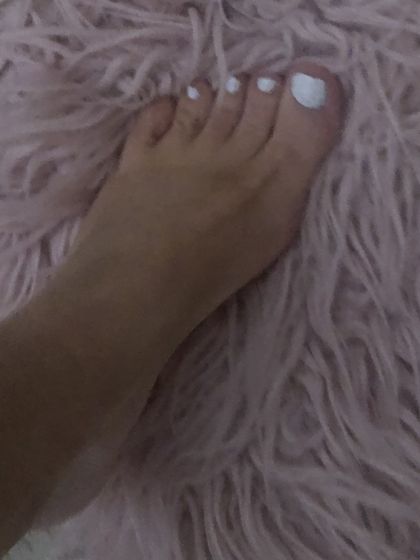 petitefeetsarah OnlyFans picture