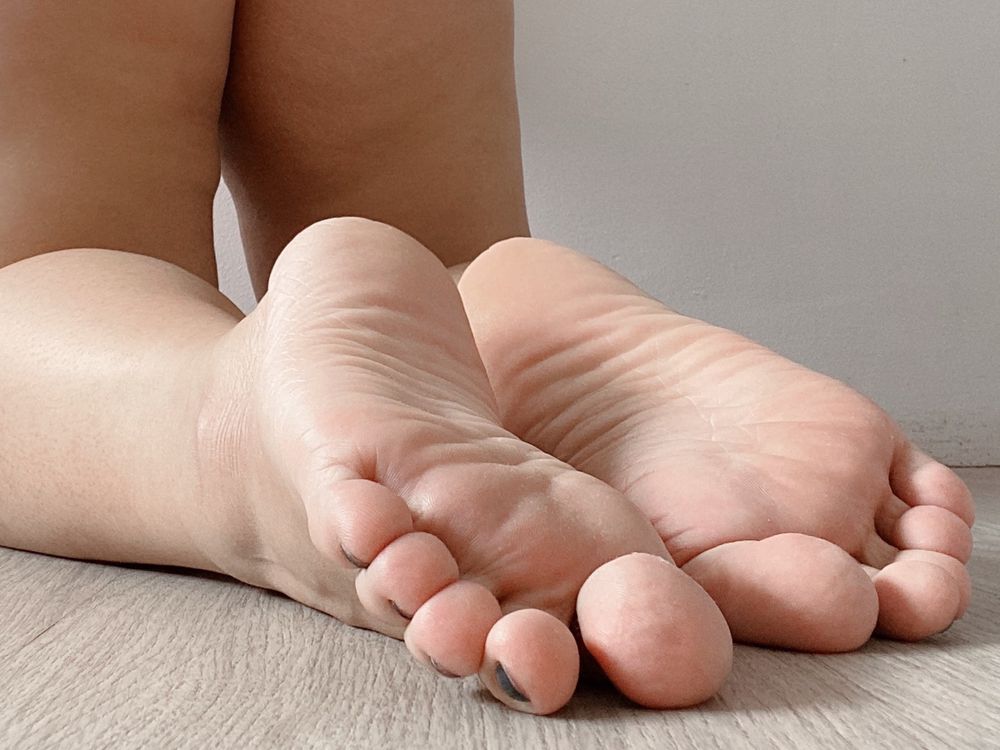 lovelyfeetstory OnlyFans profile picture