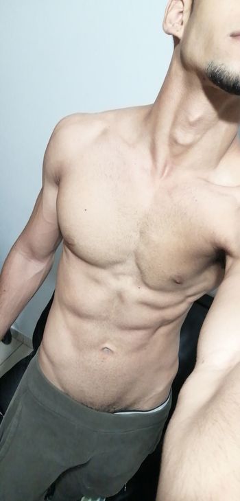 Tu flaco sexy y dotado bebé