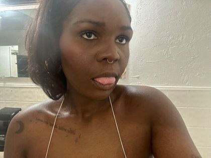 alienpwrincess OnlyFans picture