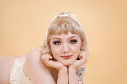 Best Hot Its Hey Babe OnlyFans Accounts | FansMetrics.com