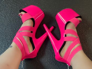 Little Miss Pretty Feet