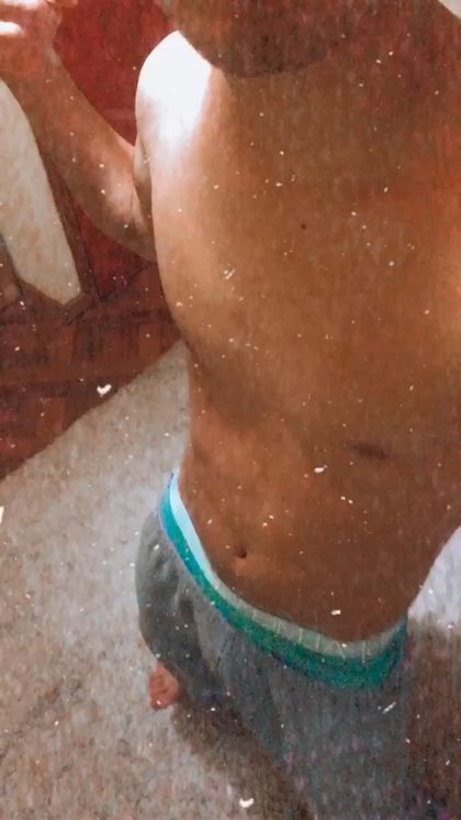 crismndz OnlyFans picture