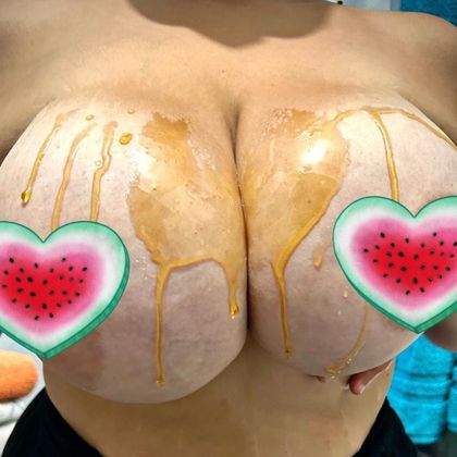 queenmelons32 OnlyFans picture