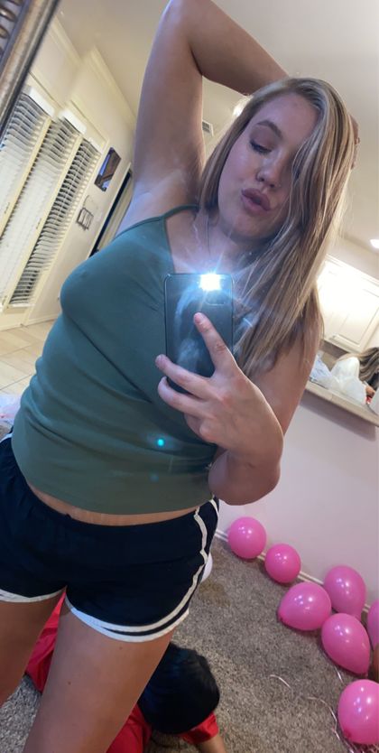 veenaee OnlyFans picture