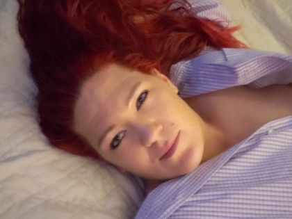 onehotwifeof3 OnlyFans picture