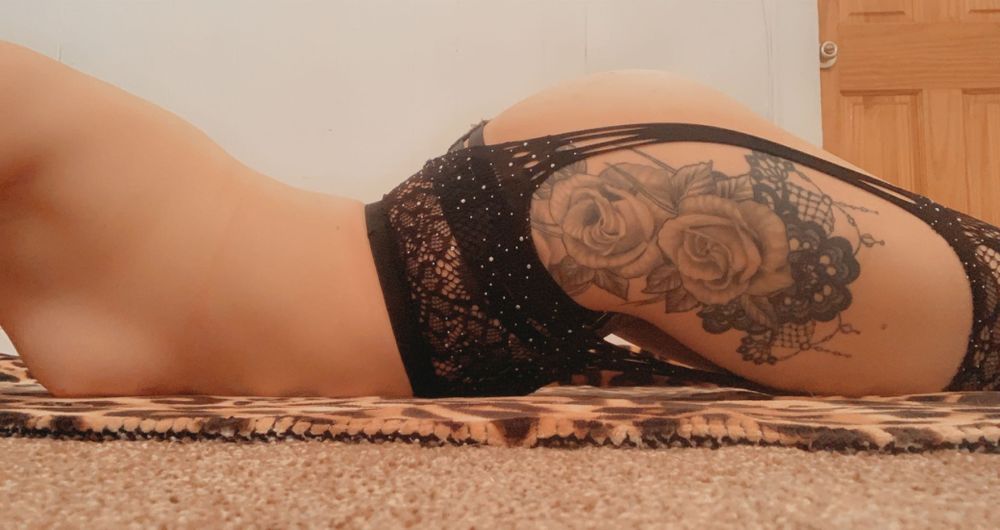 under-the-moon OnlyFans profile picture
