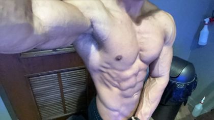 michaelbiceps OnlyFans picture