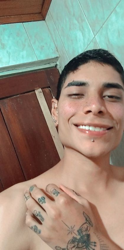 alejandroa21 OnlyFans picture