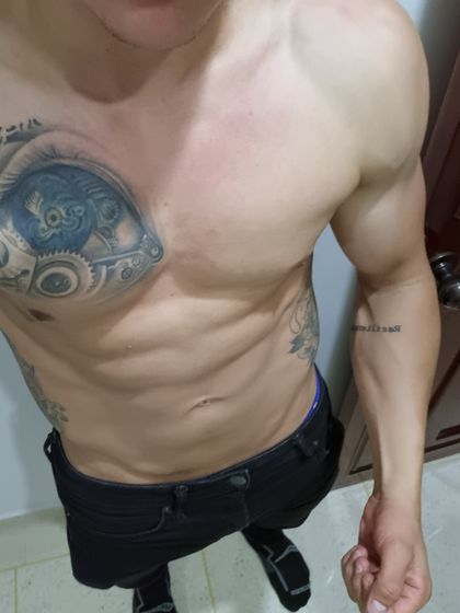 hache23.3 OnlyFans picture