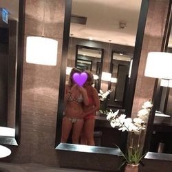 twogirls OnlyFans picture