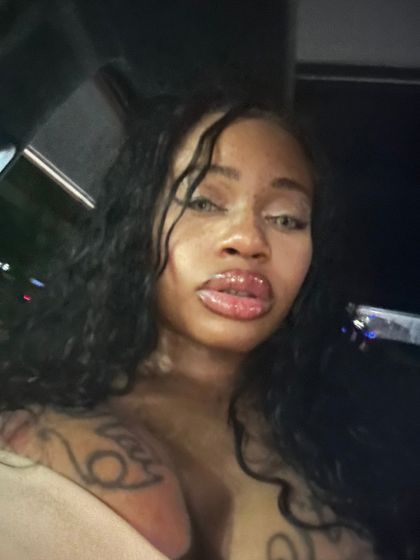 foreign_renaa OnlyFans picture