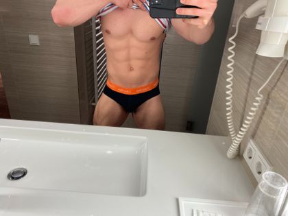 u196105913 OnlyFans picture