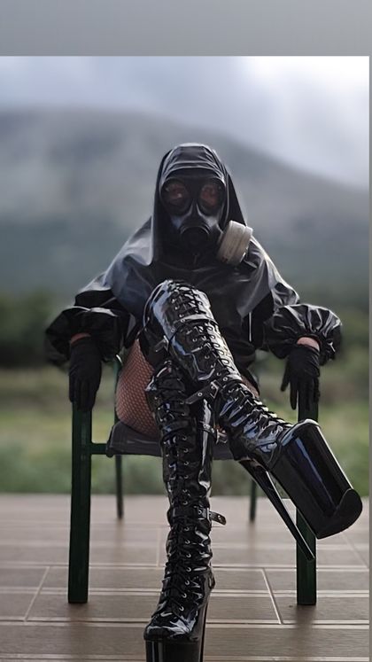gasmaskdom OnlyFans picture