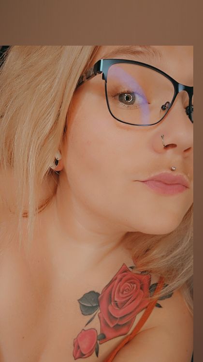 unique.curves OnlyFans picture