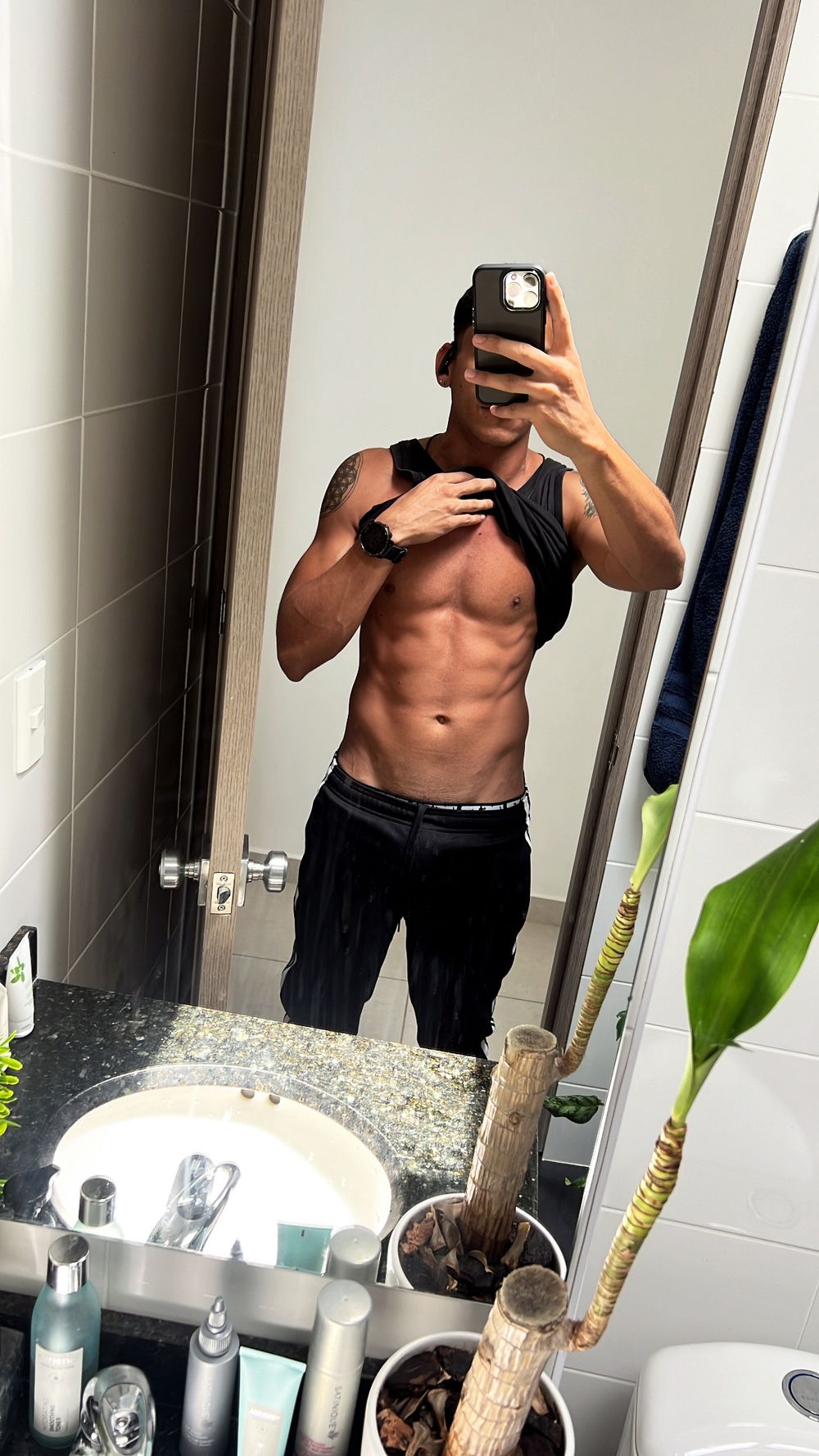 u90094032 OnlyFans profile picture