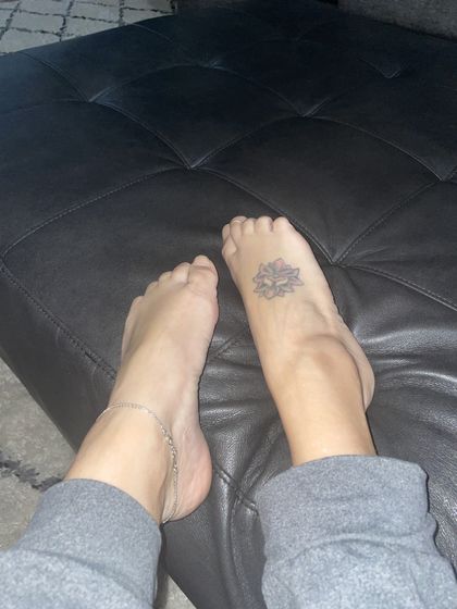lauraspetitefeet21 OnlyFans picture