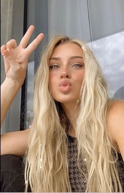 delilahshow OnlyFans picture