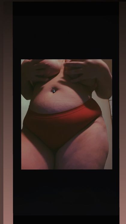 queen-b_93 OnlyFans picture