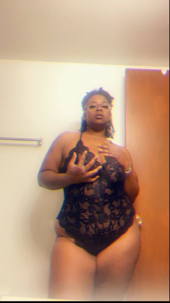 Adore Ronnii