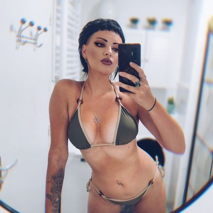 theuglybird OnlyFans picture