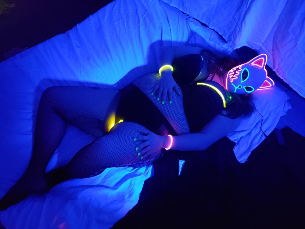 neonanger OnlyFans profile picture