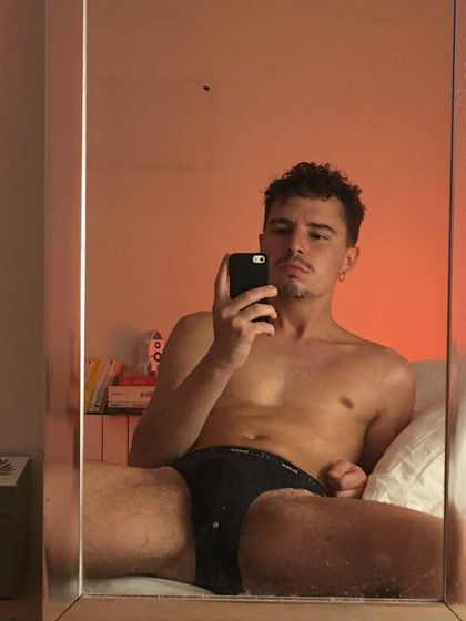 holdmenow OnlyFans picture