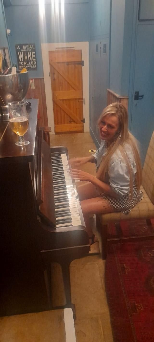 elise_laurent OnlyFans profile picture