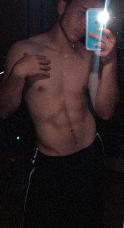 acollegetwunk OnlyFans picture