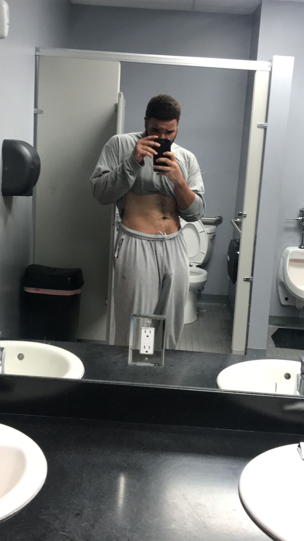 mrmakeherbustt OnlyFans profile picture