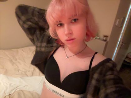 p1nkshorts OnlyFans picture