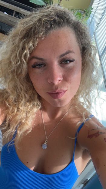 cloegrey OnlyFans - Free Trial - Photos - Socials | FansMetrics.com