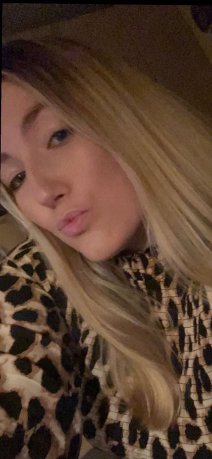 Best Hot Sophiebarnes OnlyFans Accounts | FansMetrics.com