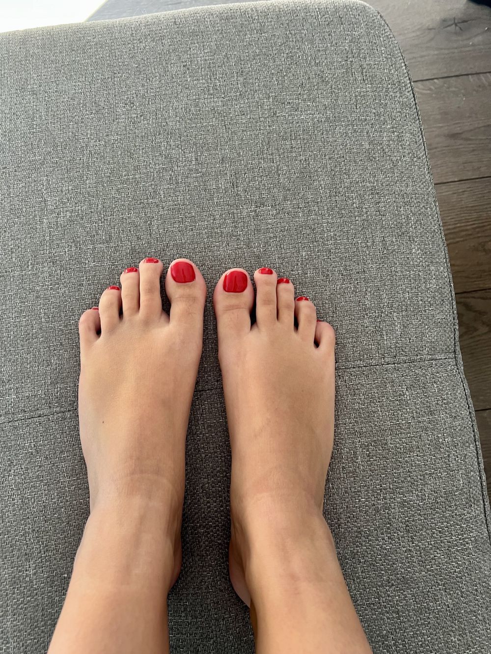 yoursexyfeetfromfrance OnlyFans profile picture