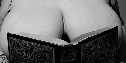 bustybooks OnlyFans picture