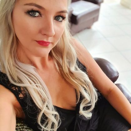 thehotwifezacpl OnlyFans picture