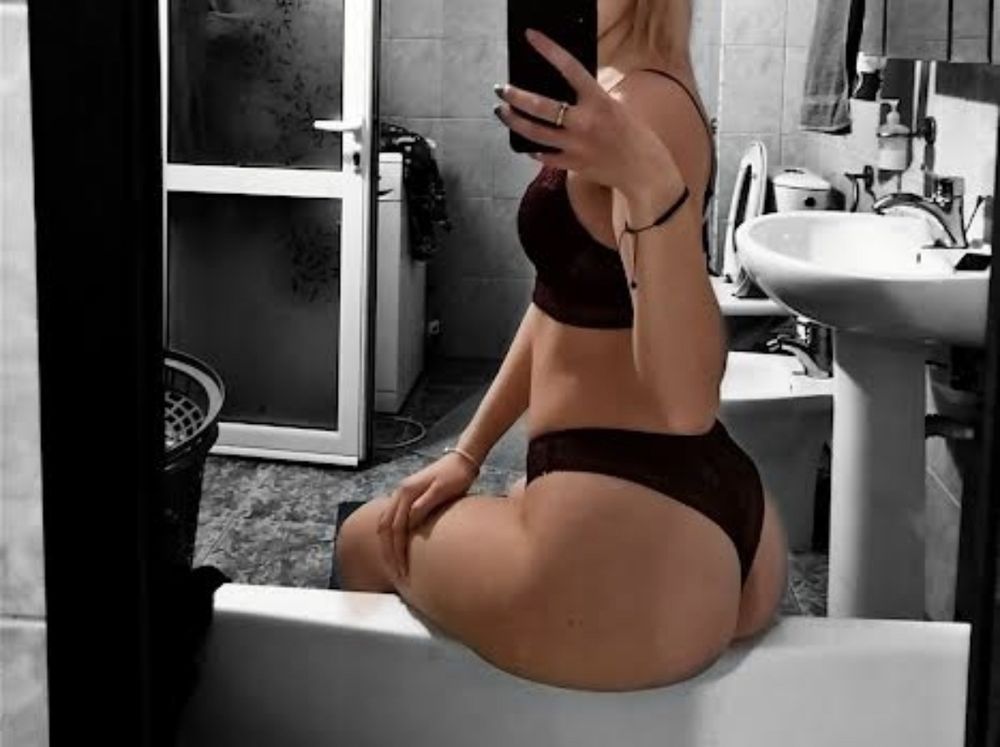 hiddengirlfree OnlyFans profile picture