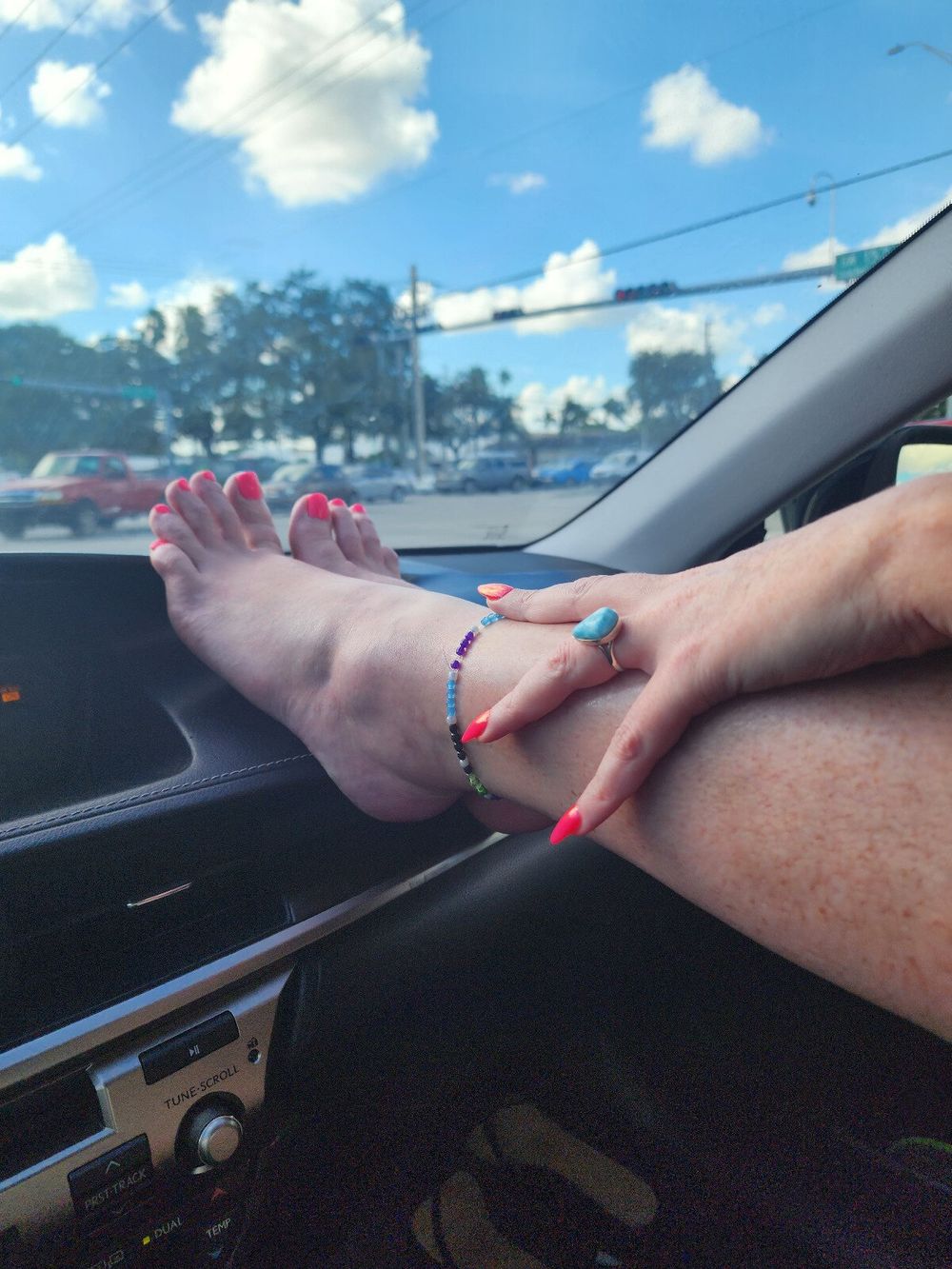ms.lovetoes OnlyFans profile picture