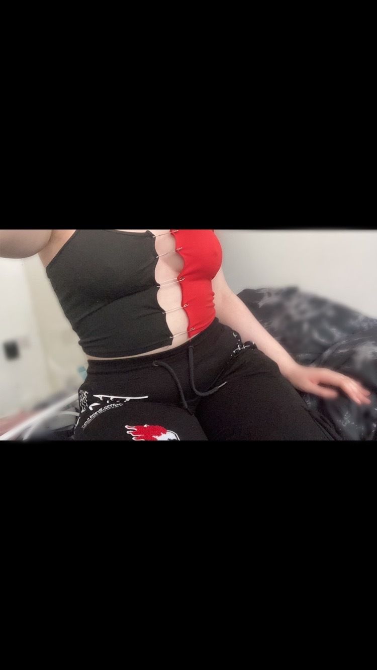 yovrlxttlewhxre OnlyFans profile picture
