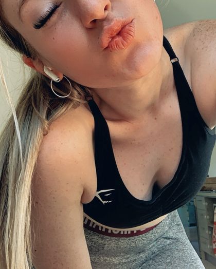 ellaintheskyyyy OnlyFans picture
